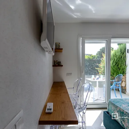 Belocations - Garden Beach Villa *