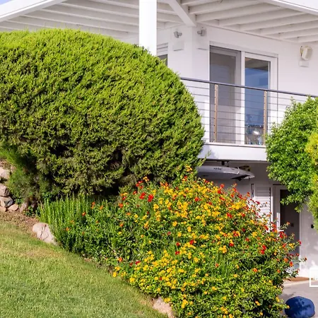 Belocations - Garden Beach Villa